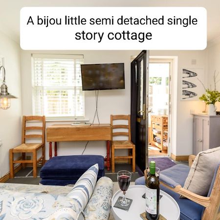 Bijou Coastal Apartment In Polperro With Hot Tub Onsite Parking Downhill Walk To Village Eksteriør billede