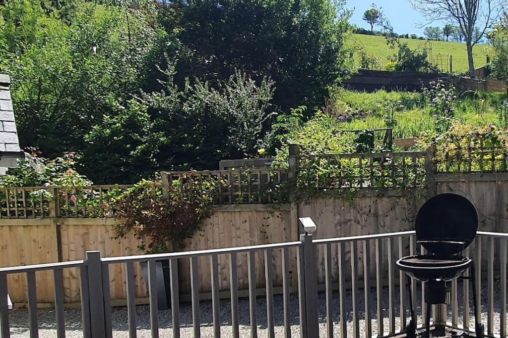 Bijou Coastal Apartment In Polperro With Hot Tub Onsite Parking Downhill Walk To Village Eksteriør billede