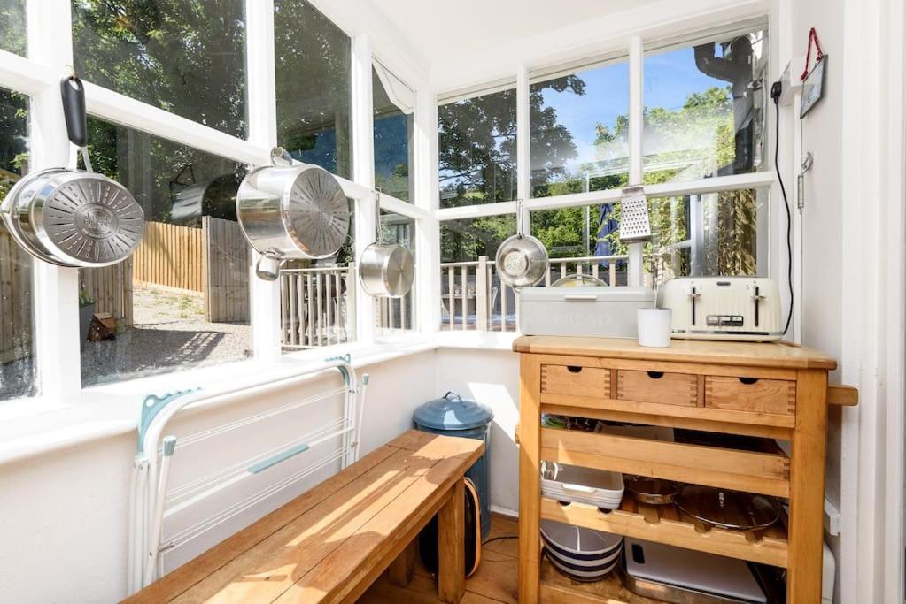 Bijou Coastal Apartment In Polperro With Hot Tub Onsite Parking Downhill Walk To Village Eksteriør billede