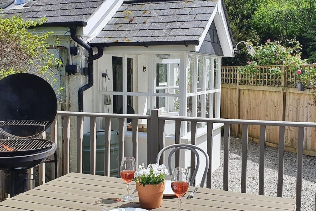 Bijou Coastal Apartment In Polperro With Hot Tub Onsite Parking Downhill Walk To Village Eksteriør billede