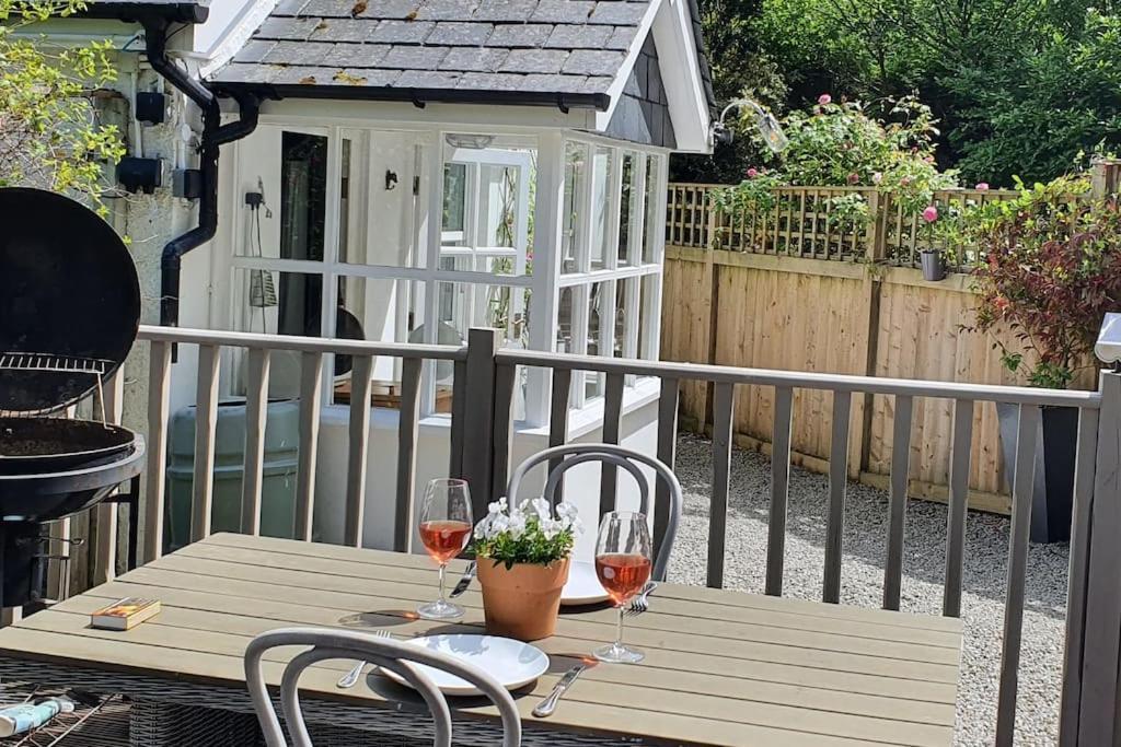 Bijou Coastal Apartment In Polperro With Hot Tub Onsite Parking Downhill Walk To Village Eksteriør billede