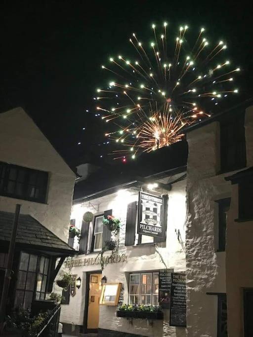 Bijou Coastal Apartment In Polperro With Hot Tub Onsite Parking Downhill Walk To Village Eksteriør billede