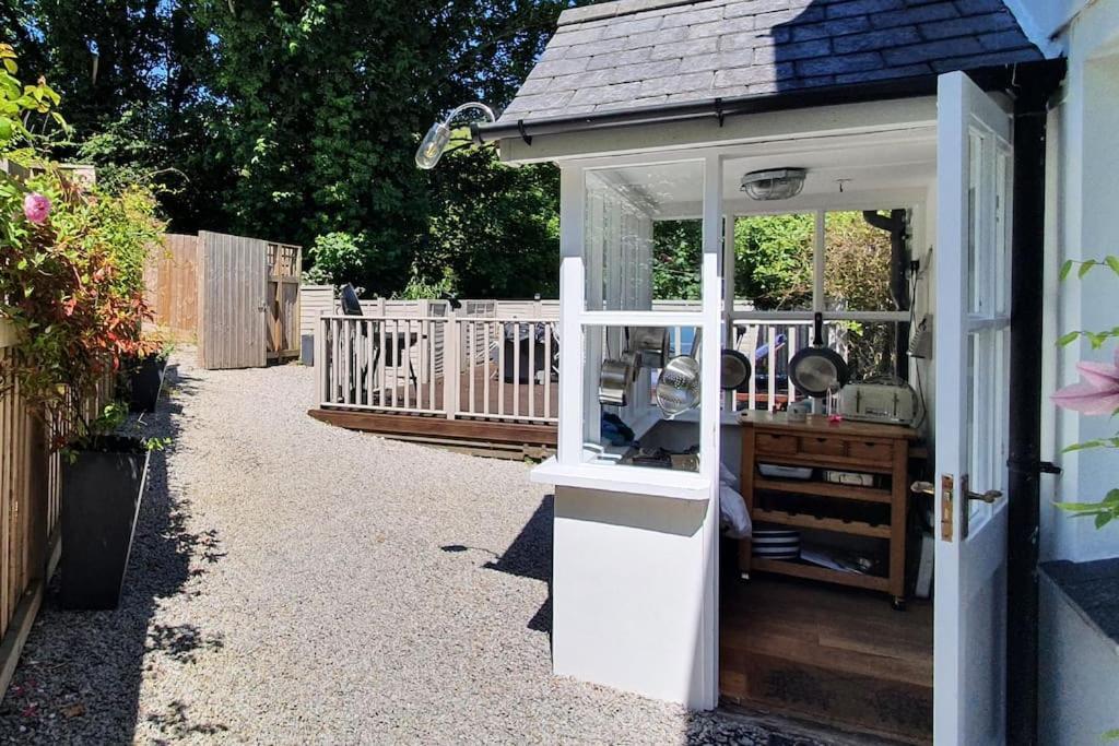 Bijou Coastal Apartment In Polperro With Hot Tub Onsite Parking Downhill Walk To Village Eksteriør billede