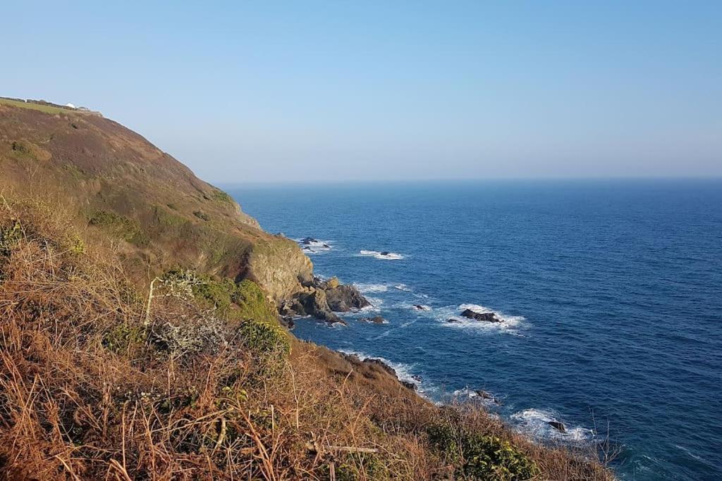 Bijou Coastal Apartment In Polperro With Hot Tub Onsite Parking Downhill Walk To Village Eksteriør billede