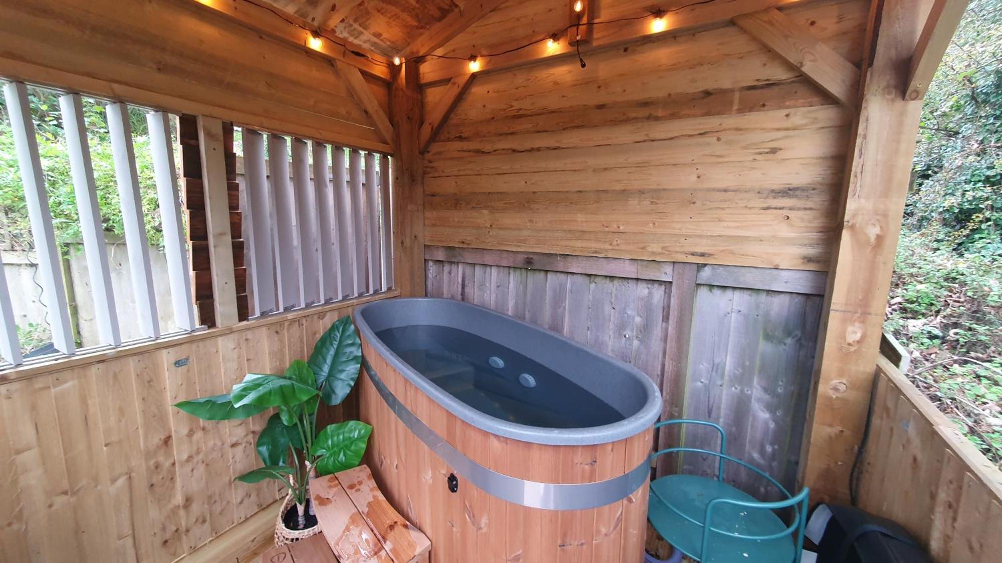 Bijou Coastal Apartment In Polperro With Hot Tub Onsite Parking Downhill Walk To Village Eksteriør billede